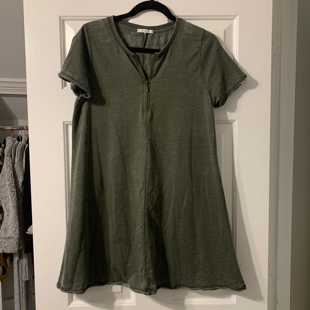 T-shirt z supply dress